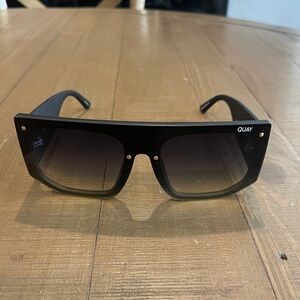 Quay fully booked sunglasses
